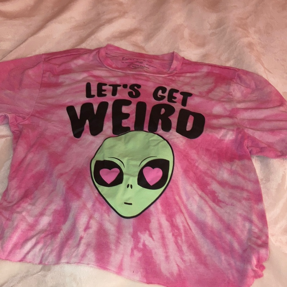 pink tie dye cropped alien shirt